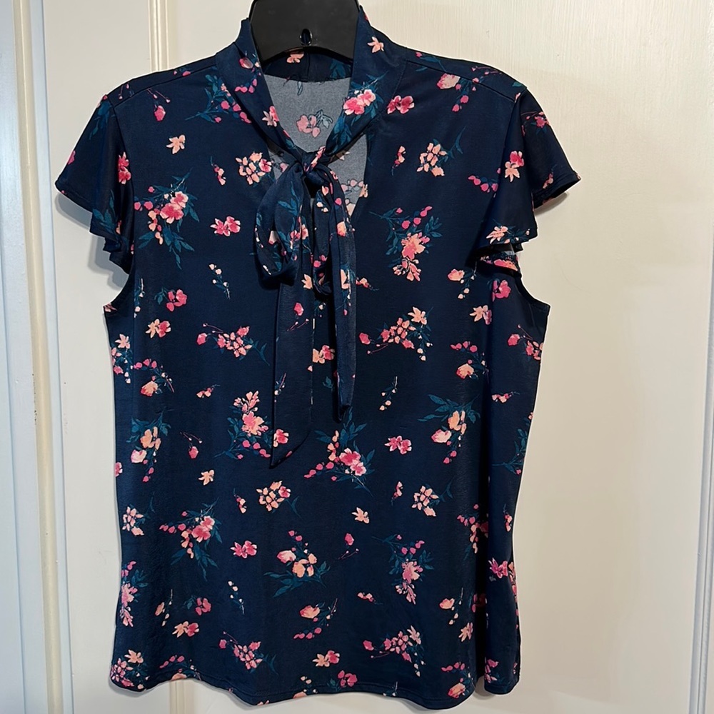 Flower Design Tie Neck Ruffle Sleeve Top